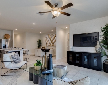 1319 W Raymond Avenue - Photo Thumbnail 13