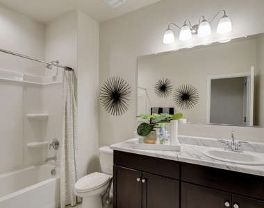 1319 W Raymond Avenue - Photo Thumbnail 19
