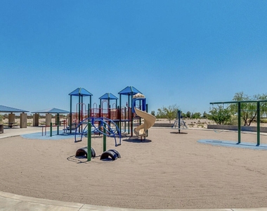 1319 W Raymond Avenue - Photo Thumbnail 40
