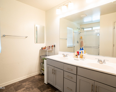 16425 W Latham Street - Photo Thumbnail 22