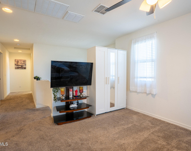 16425 W Latham Street - Photo Thumbnail 15