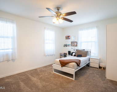 16425 W Latham Street - Photo Thumbnail 14