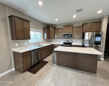 10424 S 54th Lane - Photo Thumbnail 16
