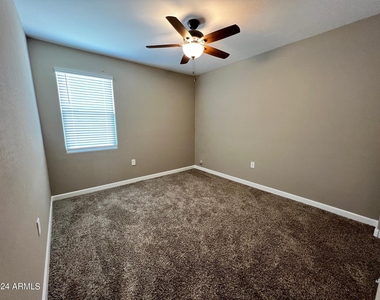 10424 S 54th Lane - Photo Thumbnail 37