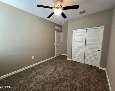 10424 S 54th Lane - Photo Thumbnail 10