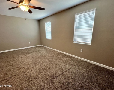 10424 S 54th Lane - Photo Thumbnail 22