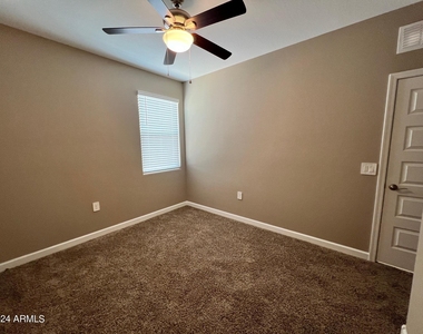 10424 S 54th Lane - Photo Thumbnail 35