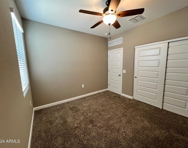 10424 S 54th Lane - Photo Thumbnail 34
