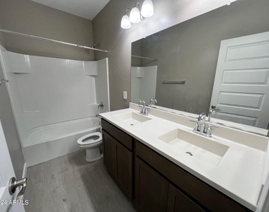 10424 S 54th Lane - Photo Thumbnail 36