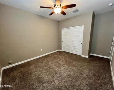 10424 S 54th Lane - Photo Thumbnail 38