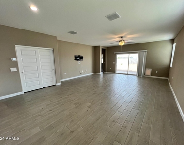 10424 S 54th Lane - Photo Thumbnail 19