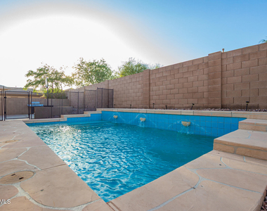 3438 W Little Hopi Drive - Photo Thumbnail 10