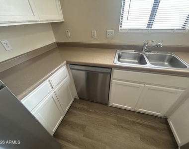 11134 N 82nd Drive - Photo Thumbnail 15