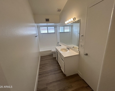 11134 N 82nd Drive - Photo Thumbnail 28