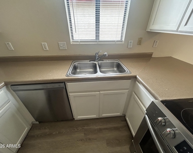 11134 N 82nd Drive - Photo Thumbnail 14