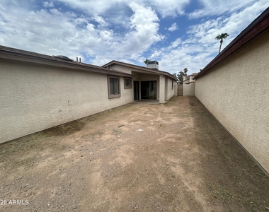 11134 N 82nd Drive - Photo Thumbnail 35