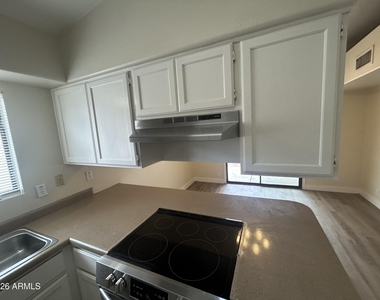 11134 N 82nd Drive - Photo Thumbnail 17