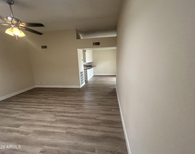 11134 N 82nd Drive - Photo Thumbnail 7