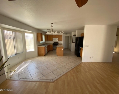 15178 W Melvin Street - Photo Thumbnail 7
