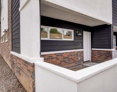 3645 E Earll Drive - Photo Thumbnail 20