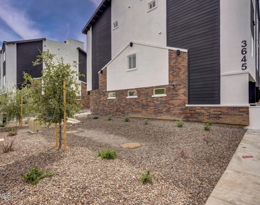 3645 E Earll Drive - Photo Thumbnail 23
