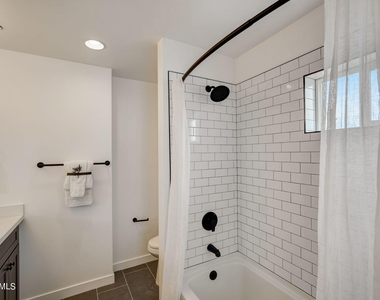 3645 E Earll Drive - Photo Thumbnail 13
