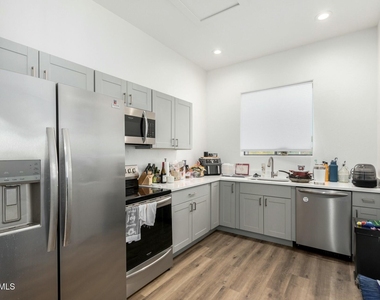 509 W Mcdowell Road - Photo Thumbnail 4