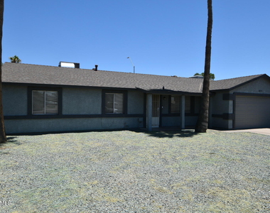 14235 N 39th Way - Photo Thumbnail 1