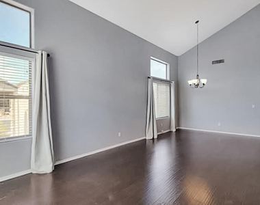 17282 W Elm Street - Photo Thumbnail 3