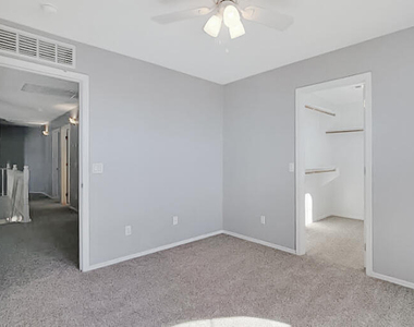 17282 W Elm Street - Photo Thumbnail 14