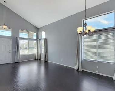 17282 W Elm Street - Photo Thumbnail 2