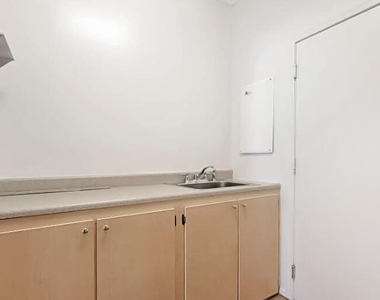 17282 W Elm Street - Photo Thumbnail 12