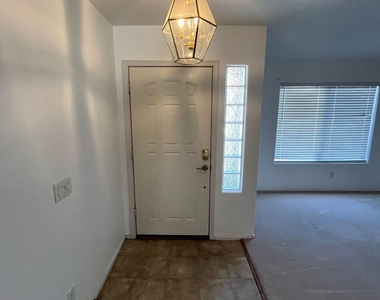 29429 N Blackfoot Daisy Drive - Photo Thumbnail 8