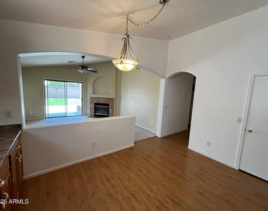 29429 N Blackfoot Daisy Drive - Photo Thumbnail 13