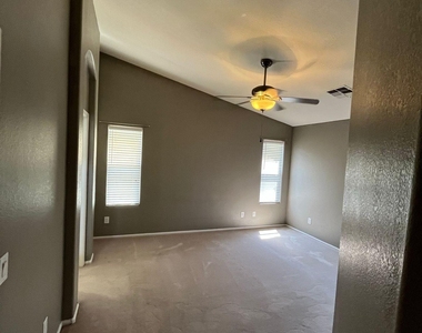 29429 N Blackfoot Daisy Drive - Photo Thumbnail 27