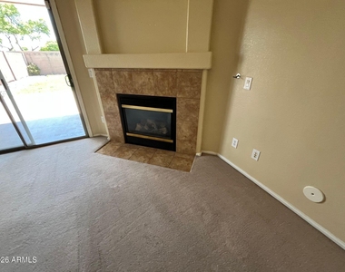 29429 N Blackfoot Daisy Drive - Photo Thumbnail 16