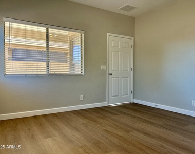 770 W Fruit Tree Lane - Photo Thumbnail 10