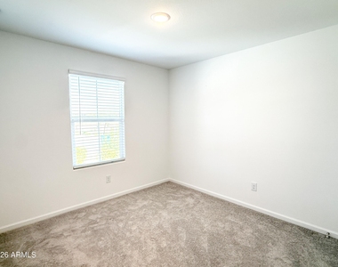 32300 N Hermon Road - Photo Thumbnail 13