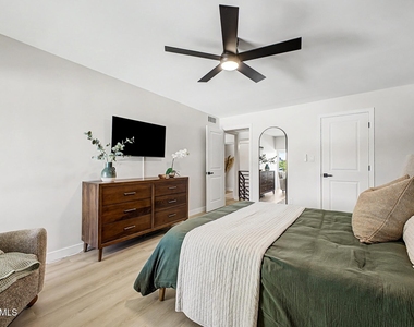 3416 N 44th Street - Photo Thumbnail 13