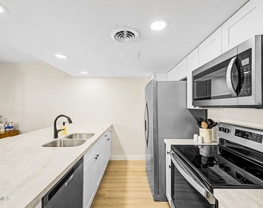 3416 N 44th Street - Photo Thumbnail 7
