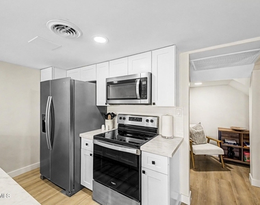 3416 N 44th Street - Photo Thumbnail 9