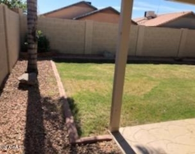 3045 W Covey Lane - Photo Thumbnail 9