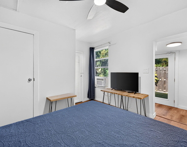 2702 Ne 9th Avenue - Photo Thumbnail 11
