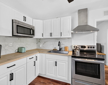 2702 Ne 9th Avenue - Photo Thumbnail 6