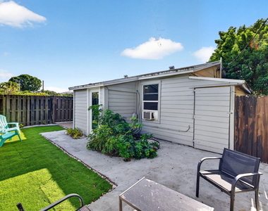 2702 Ne 9th Avenue - Photo Thumbnail 24