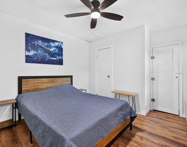 2702 Ne 9th Avenue - Photo Thumbnail 10