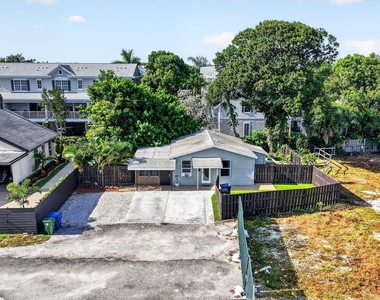 2702 Ne 9th Avenue - Photo Thumbnail 31