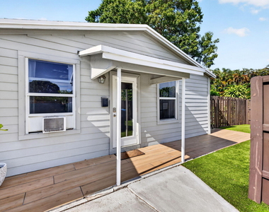 2702 Ne 9th Avenue - Photo Thumbnail 27