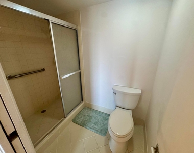 601 Seafarer Circle - Photo Thumbnail 12