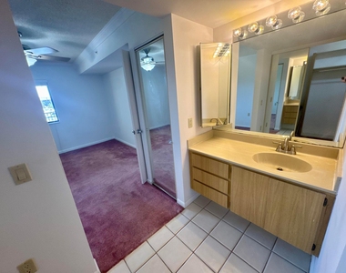 601 Seafarer Circle - Photo Thumbnail 19